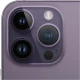 Mor Apple iPhone 14 Pro akıllı telefonun arka kamera modülü, üç lens ve flaş yakın plan görünüm