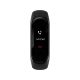 Xiaomi Mi Band 4 siyah akıllı bileklik, ekranında gelen arama bildirimiyle birlikte