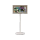 LG StanbyME 2 27LX6TDGA QHD 2K LED televizyon, genel renkli taşınabilir ekran sehpa üzerinde