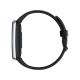 Xiaomi Smart Band 7 Pro siyah akıllı bileklik, ince ekranı ve ayarlanabilir silikon kayışıyla yandan görünüm