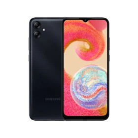 Samsung Galaxy A04e siyah akıllı telefon, ön ekran ve arka çift kamera tasarımıyla vitrinde görünüyor