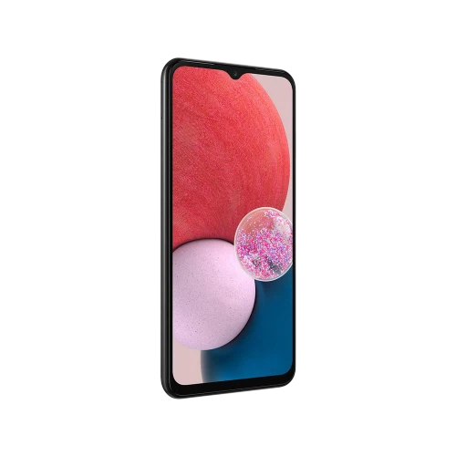 Samsung Galaxy A13 siyah akıllı telefonun önden görünümü, geniş ekran ve damla çentik tasarımı