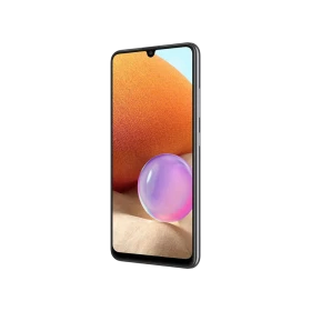 Samsung Galaxy A32 siyah akıllı telefon, ince çerçeveli ekran ve ön kamera çentiğiyle önden görünüm