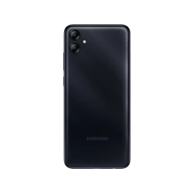 Samsung Galaxy A04e siyah akıllı telefonun arka yüzü, çift kamera ve flaş detayıyla görünüm