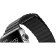 Apple Watch 42 mm gümüş paslanmaz çelik kasa ve siyah deri Loop kayışın yakın görünümü