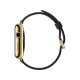 Apple Watch Edition 42 mm akıllı saat, 18 ayar sarı altın kasa ve klasik tokalı siyah kayış, yandan görünüm
