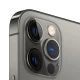 Siyah Apple iPhone 12 Pro Max akıllı telefonun arka kamera modülü yakın plan, üçlü lens ve flaş detayı