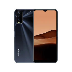 Vivo Y20s siyah akıllı telefon, ön ekran ve arka üçlü kamera tasarımıyla vitrin görünümü