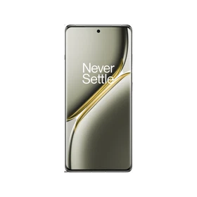 OnePlus Ace 3 Pro gümüş akıllı telefon, kavisli ekranlı ön yüz ve ince çerçeve tasarımıyla önden görünüm