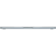 Apple MacBook Air M5 15.3 inç açık mavi laptop, ince yan profil ve kapalı tasarım görünümü