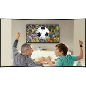 Vestel 78CA9500 Ultra HD 4K LED televizyon, futbol maçı izleyen baba ve oğlun bulunduğu sahneyi gösteriyor
