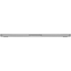 Yandan görünümde Apple MacBook Air M4 13.6 inç laptop, ince tasarımıyla gümüş renk seçenekli