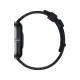 Xiaomi Redmi Watch 4 siyah akıllı saat, yuvarlak düğmeli kasa ve siyah kayışın yandan görünümü