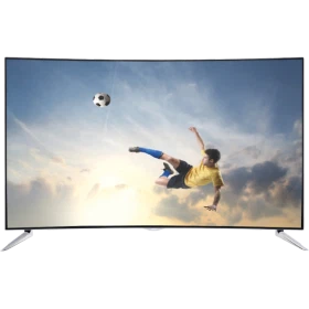 Vestel 55CA9550 Ultra HD 4K LED televizyon, geniş ekranda futbolcunun röveşata vuruşunu gösteriyor