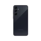 Siyah Samsung Galaxy A35 akıllı telefonun arka yüzü, üçlü kamera dizilimi ve LED flaş detayıyla