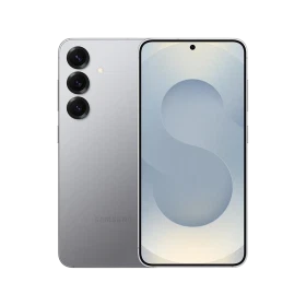 Gümüş Samsung Galaxy S25 akıllı telefonun ön ve arka görünümü, üçlü arka kamera tasarımlı vitrin çekimi