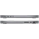 Gri Apple MacBook Pro M2 Pro 14.2 inç laptop, yan profilden bağlantı noktalarıyla birlikte görünümü