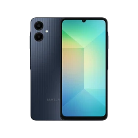 Samsung Galaxy A06 siyah akıllı telefon, ön ekran ve çift arka kamera tasarımıyla vitrinde görünüyor