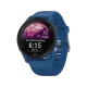 Garmin Forerunner 255 mavi akıllı saat, renkli ekranı ve silikon kayışıyla önden görünüm