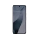 Google Pixel 11 Pro XL siyah akıllı telefonun önden görünümü, ekranında koyu tonlu duvar kâğıdıyla birlikte.