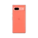 Google Pixel 7a kırmızı akıllı telefonun arka yüzü, kamera modülü ve Google logosuyla görünüyor