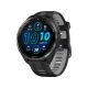 Garmin Forerunner 965 siyah aktivite saati, yuvarlak ekranı ve silikon kayışıyla üç çeyrek açıdan görünür.