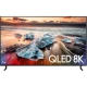 Samsung 75Q900R Ultra HD 8K QLED TV, deniz manzaralı ekranda QLED 8K yazısı ve taş teması öne çıkıyor