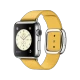 Apple Watch 38 mm gümüş paslanmaz çelik kasa, sarı Marigold kayış ve modern toka detaylarıyla akıllı saat