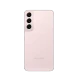 Samsung Galaxy S22 pembe akıllı telefonun arka yüzü, üçlü kamera modülü ve sade tasarım görünümü