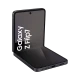 Siyah Samsung Galaxy Z Flip7 katlanabilir akıllı telefon, açık konumda ekran ve menteşe detayıyla görünüm