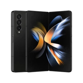 Samsung Galaxy Z Fold4 siyah katlanabilir akıllı telefon, açık konumda geniş ekran ve üçlü arka kamera görünümü