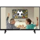 Vestel 55FA7300 Full HD LED televizyon, siyah çerçeveli ekranında futbol izleyen baba ve oğuluyla gösteriliyor