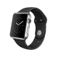 Apple Watch 42 mm paslanmaz çelik kasalı, siyah spor kordonlu akıllı saat siyah ekranıyla önden görünür.