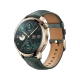 Honor Watch 4 Pro altın renkli akıllı saat, yeşil deri kayış ve klasik kadran detaylarıyla sunuluyor.