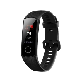 Honor Band 4 siyah akıllı bileklik, kalp ritmi ekranı ve ayarlanabilir kayış detaylarıyla görünür.