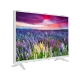 Vestel 49UD8400B Ultra HD 4K LED televizyon, beyaz çerçeveli ve ayaklı, doğa manzarası gösteren ekran