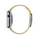 Apple Watch 38 mm gümüş paslanmaz çelik kasa ve marigold modern tokalı kayış, yandan görünüm