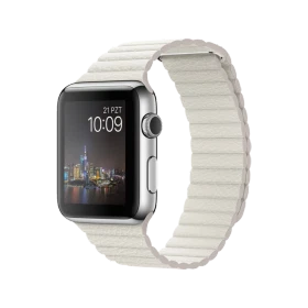 Apple Watch 42 mm gümüş paslanmaz çelik kasalı, beyaz deri Loop kordonlu akıllı saat