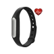 Xiaomi Mi Band 1S siyah akıllı bileklik, gümüş renkli sensör gövdesi ve kalp ritmi simgesiyle gösteriliyor