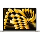 Apple MacBook Air M4 13.6 inç laptop, altın renk gövde ve açık ekranlı ön görünüm