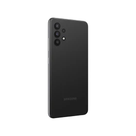 Siyah Samsung Galaxy A32 akıllı telefonun arka yüzü, çoklu kamera modülü ve LED flaş detayıyla