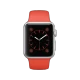 Apple Watch Sport 38 mm, gümüş renkli alüminyum kasa ve turuncu spor kordonlu akıllı saat