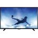 SEG 55SCF7620 Full HD LED televizyon, siyah çerçeveli ekranda futbol topuna uzanan oyuncu görüntüsü