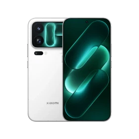 Xiaomi 18 Pro beyaz telefonun ön ve arka yüzü, kamera sistemi ve yeşil ekran tasarımıyla birlikte