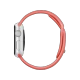 Apple Watch 38 mm gümüş renkli alüminyum kasa ve pembe spor kordonun yandan görünümü