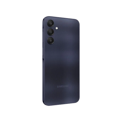 Samsung Galaxy A25 siyah akıllı telefonun arka yüzü, üçlü kamera modülü ve LED flaş detayıyla