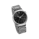 Huawei Watch Gümüş akıllı saat, siyah kadranlı ve metal bilezikli yuvarlak tasarımıyla önden görünür