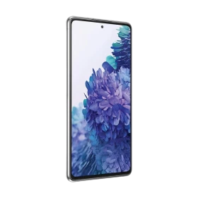 Beyaz Samsung Galaxy S20 FE akıllı telefon, önden görünüm; ince çerçeveli ekran ve kamera deliği detayı