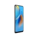 Mavi Oppo A74 akıllı telefon, ekranı ve ince yan çerçevesi görünen tasarımıyla siyah fonda sergileniyor