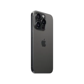 Apple iPhone 15 Pro Siyah Titanyum akıllı telefon, arka yüz ve üçlü kamera modülü yakın plan görünüm